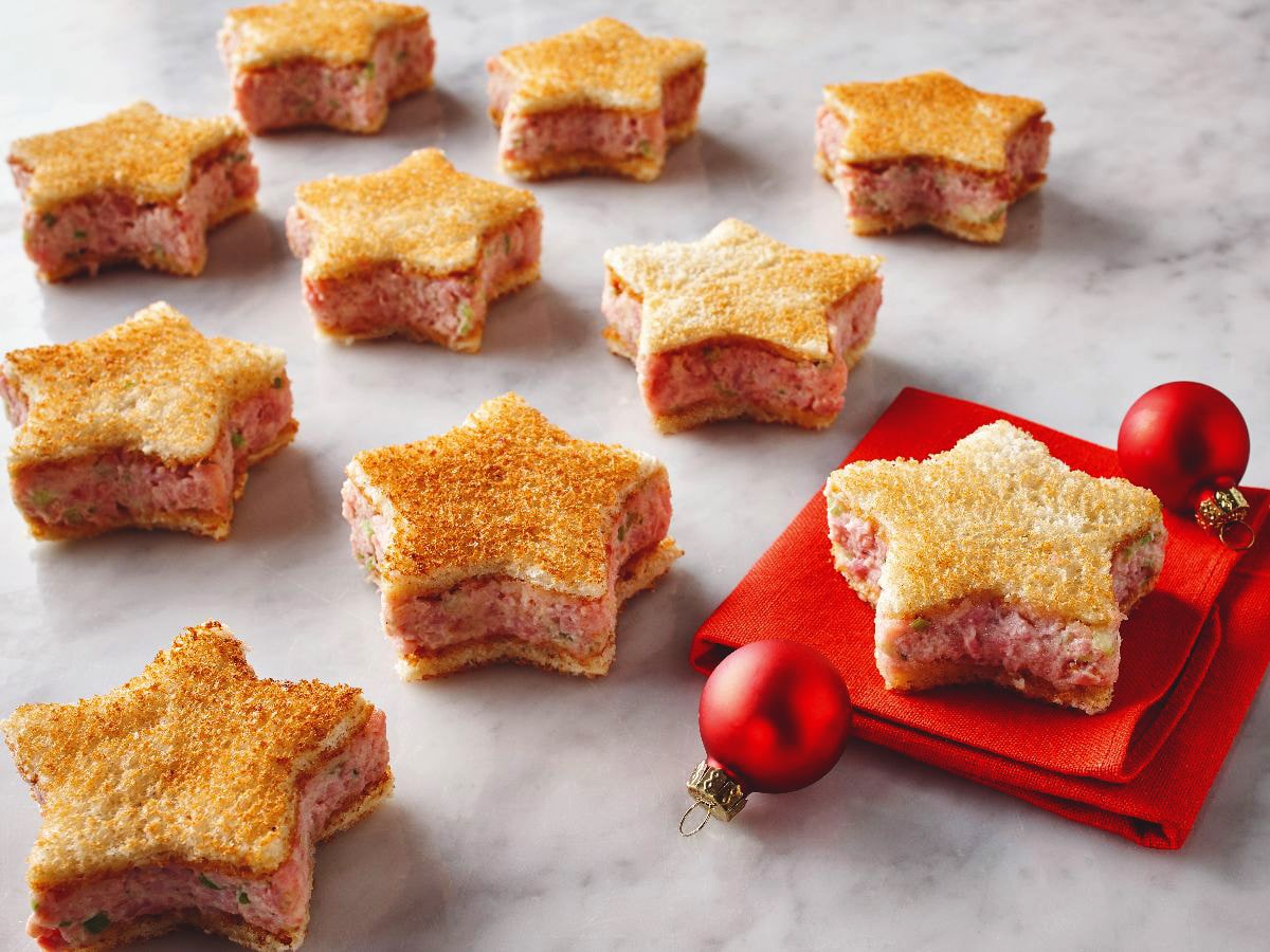 Christmassy Maple Sandwich Treats | Kids | Maple from Canada